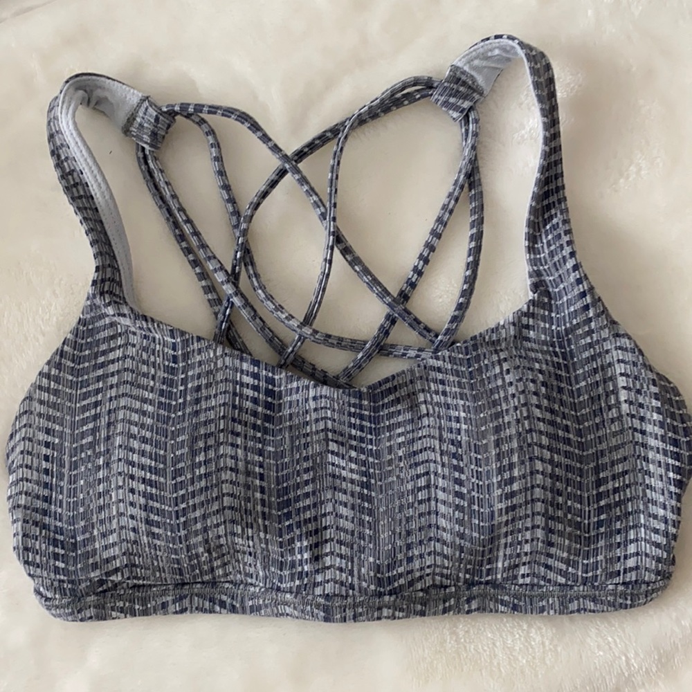 Lululemon sports bra